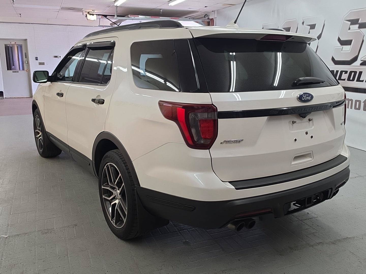 Used 2019 Ford Explorer Sport w/ Equipment Group 401A AWD/4WD image 4