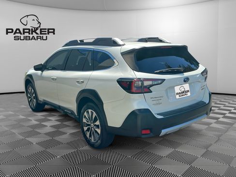 Used 2023 Subaru Outback Touring AWD/4WD image 3