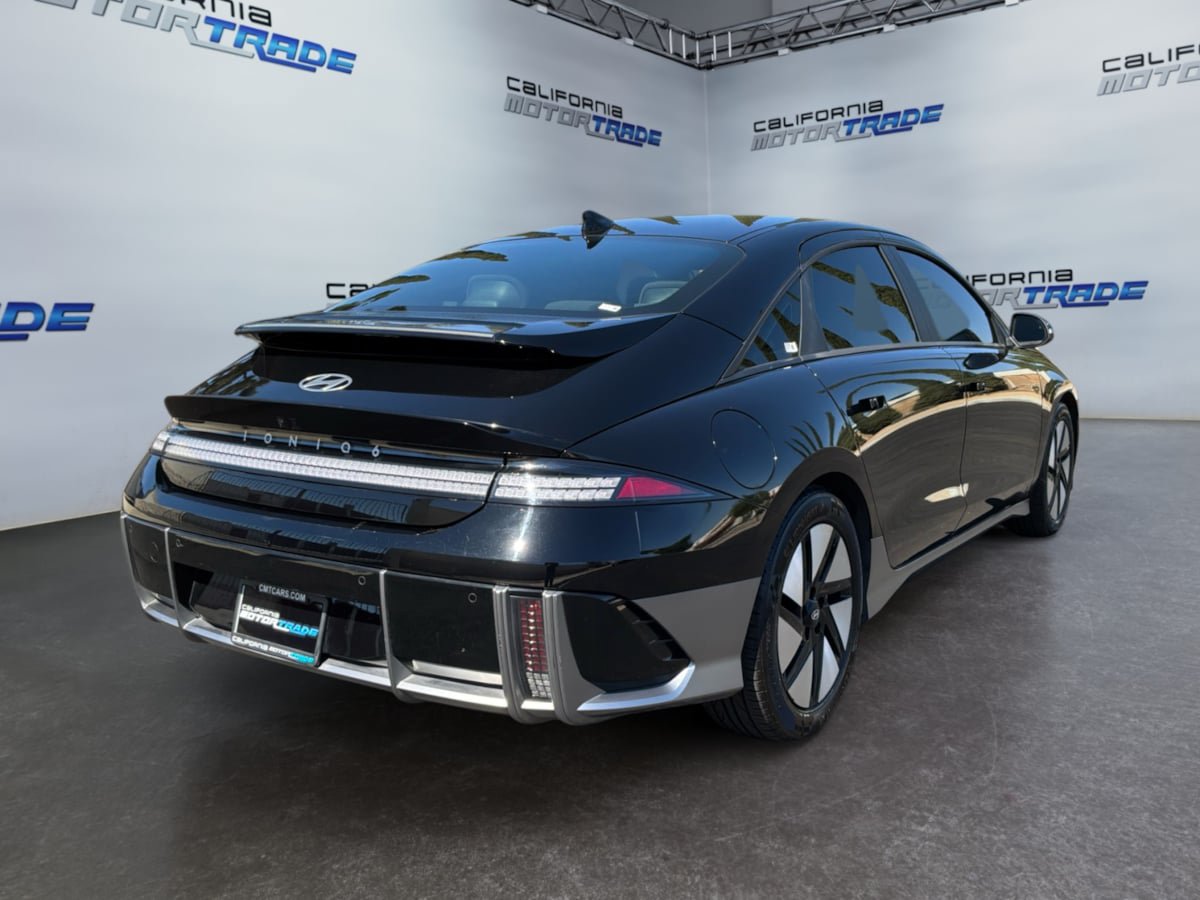 Used 2024 Hyundai Ioniq 6 SE RWD image 5