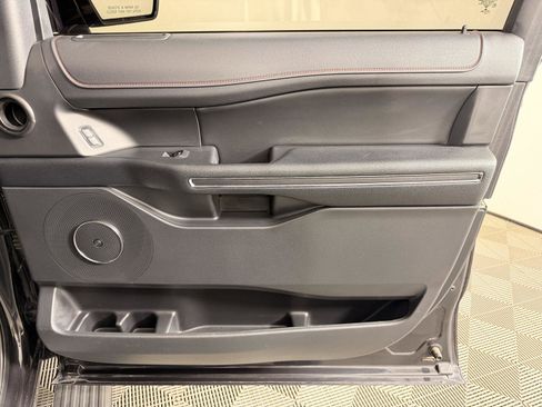 Used 2022 Ford Expedition Max Limited image 25