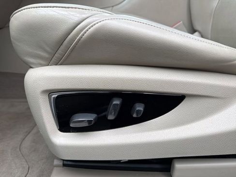 Used 2016 Cadillac Escalade Premium image 14