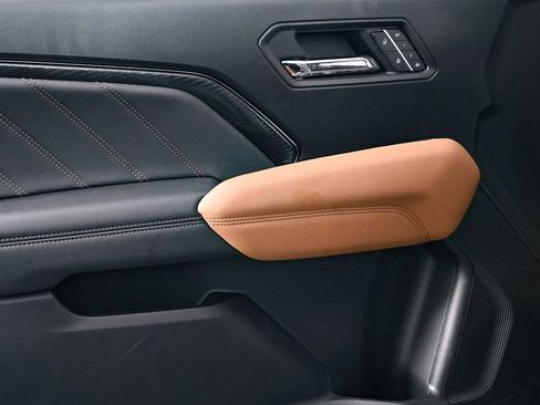 New 2025 GMC Canyon AT4 w/ Nightfall Edition image 6