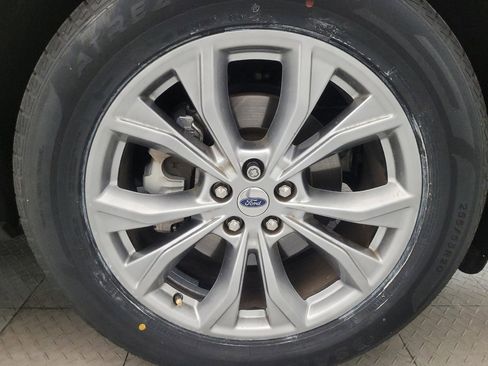 Used 2020 Ford Explorer XLT w/ Equipment Group 202A RWD image 31
