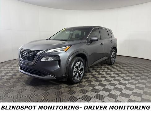 Used 2022 Nissan Rogue SV image 3
