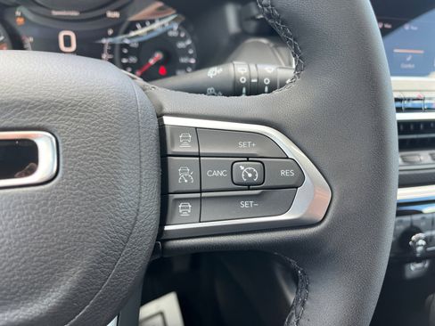 New 2026 Jeep Compass Limited image 18