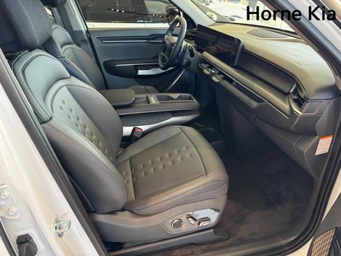 New 2026 Kia EV9 Wind image 18