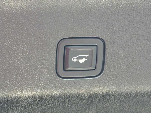 Used 2021 GMC Yukon SLT w/ SLT Luxury Plus Package RWD image 31