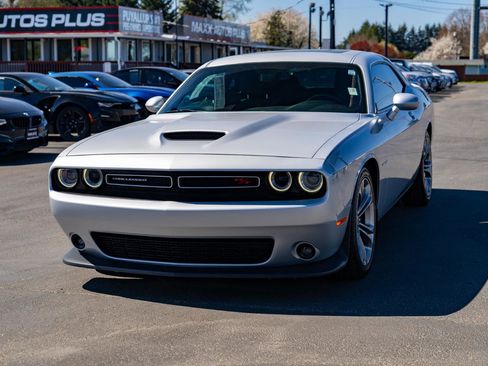 Used 2020 Dodge Challenger R/T RWD image 4
