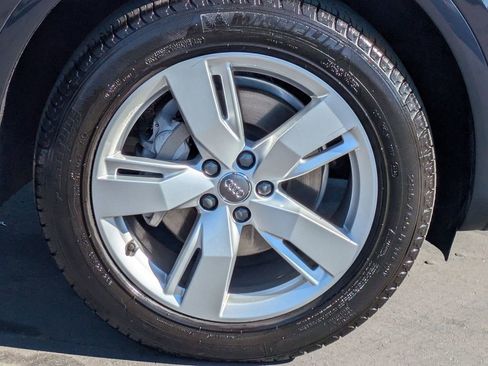 Used 2019 Audi Q5 2.0T Premium w/ Convenience Package image 23