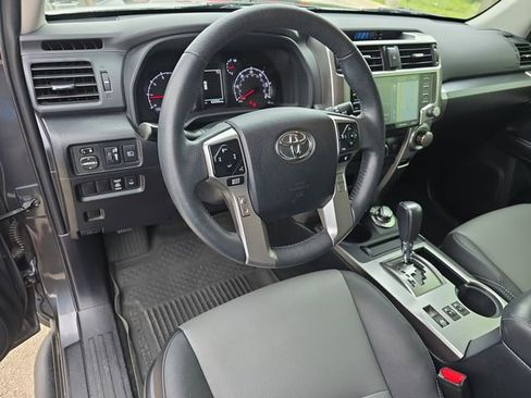 Used 2022 Toyota 4Runner SR5 Premium w/ Moonroof Package AWD/4WD image 16