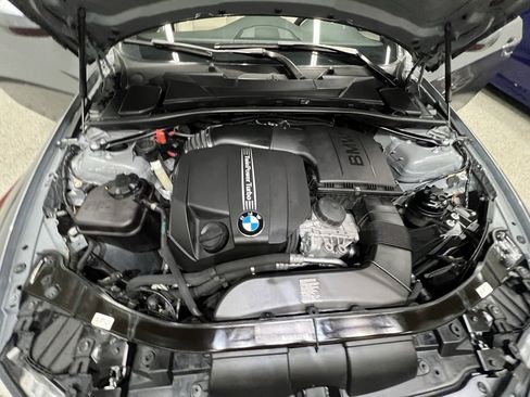 Used 2013 BMW 335i Convertible image 77