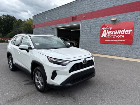 Used 2025 Toyota RAV4 XLE w/ Convenience Package AWD/4WD image 1