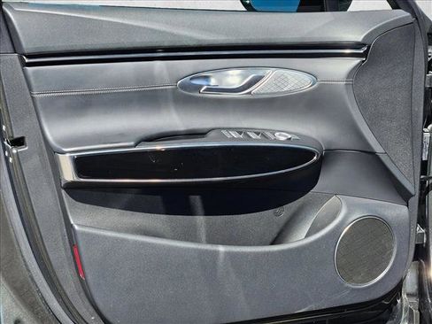 Used 2025 Genesis GV70 2.5T image 11