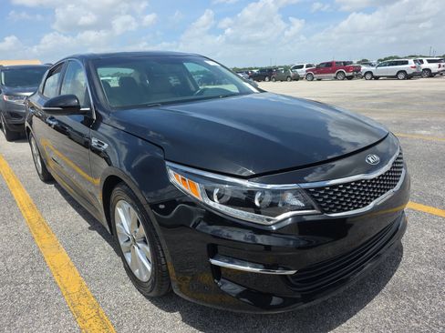 Used 2016 Kia Optima EX w/ Premium Package FWD image 4