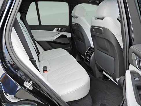 New 2026 BMW X5 sDrive40i w/ Premium Package image 14