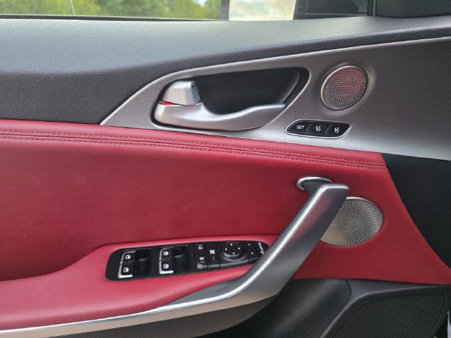 Used 2019 Kia Stinger GT1 AWD/4WD image 27