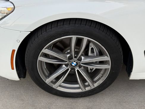Used 2018 BMW 740i image 10