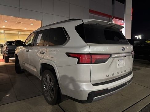 Used 2024 Toyota Sequoia Capstone image 8