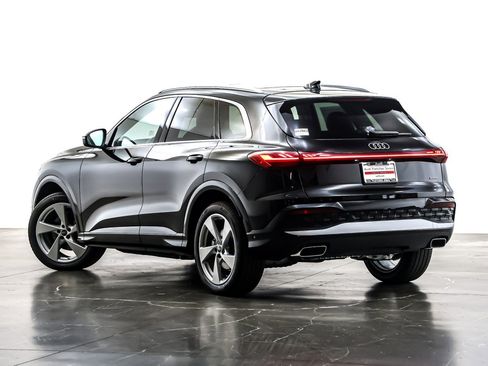 New 2025 Audi Q5 Prestige image 12