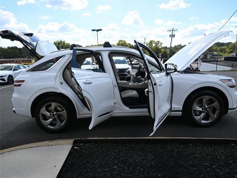 New 2026 Genesis GV70 2.5T Select image 18