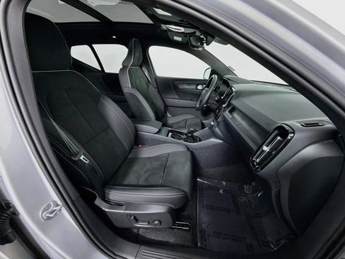 Used 2023 Volvo XC40 Recharge Plus AWD/4WD image 32