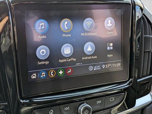 Used 2021 Chevrolet Traverse LT image 9