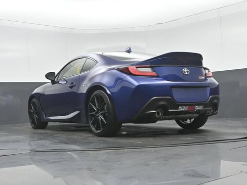 Used 2025 Toyota GR86 Premium RWD image 45