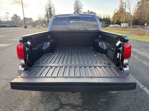 Used 2021 Toyota Tacoma SR5 image 8
