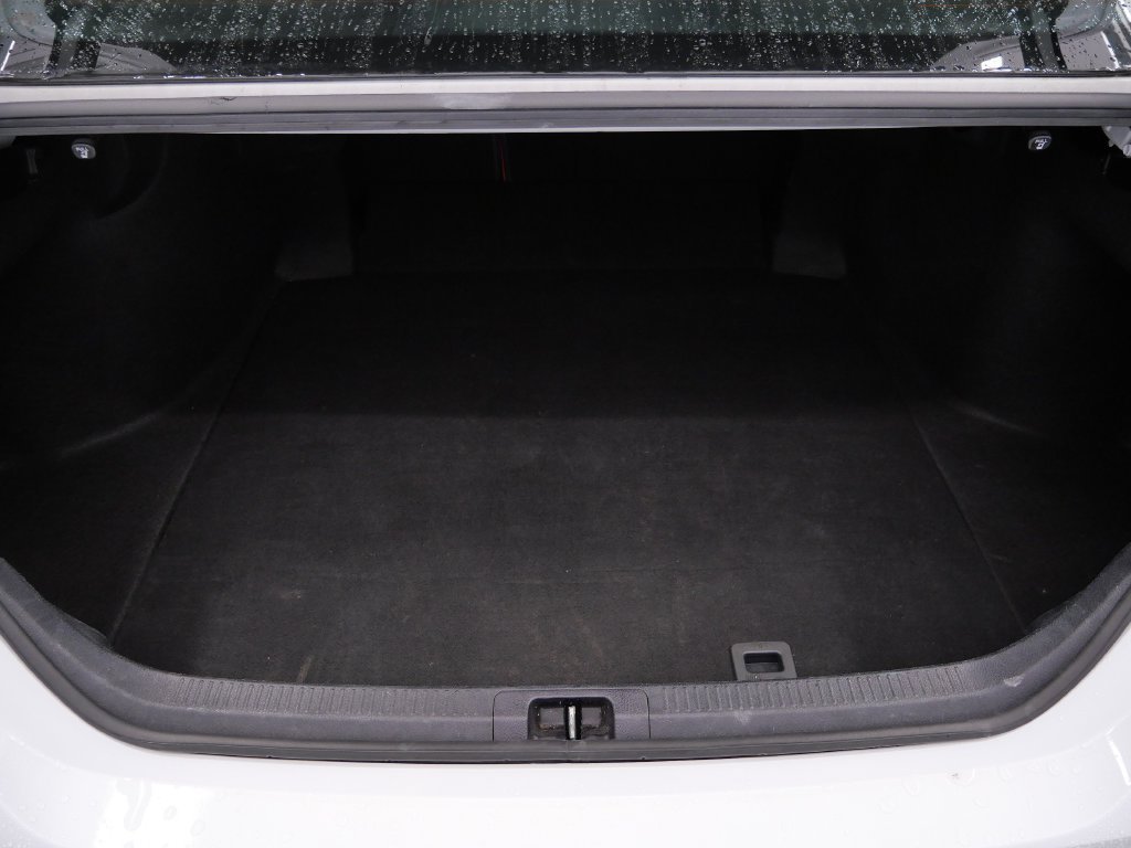 Used 2023 Toyota Camry XSE FWD image 14