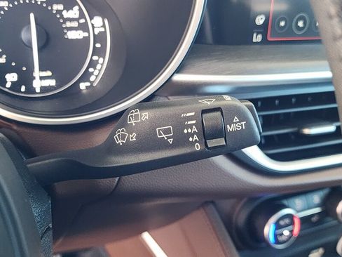 Used 2021 Alfa Romeo Stelvio Ti w/ Nero Edizione AWD/4WD image 34