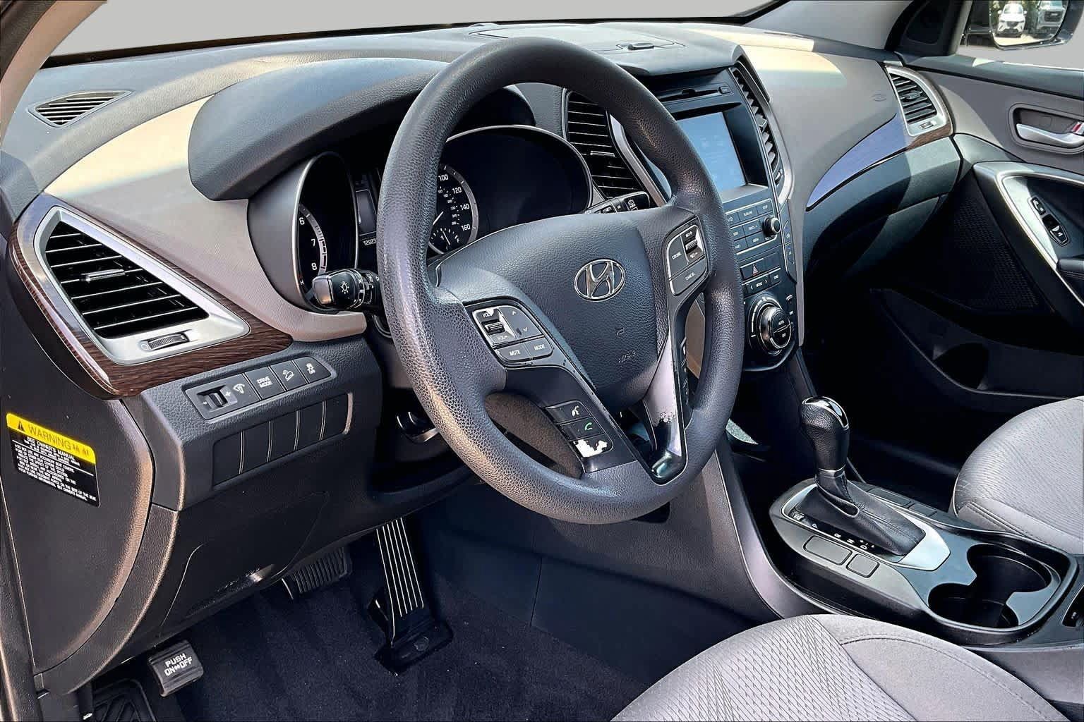 Used 2017 Hyundai Santa Fe Sport FWD image 17