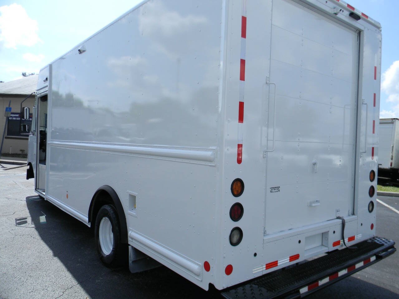 Used 2019 Ford E-450 and Econoline 450 Super Duty RWD image 5