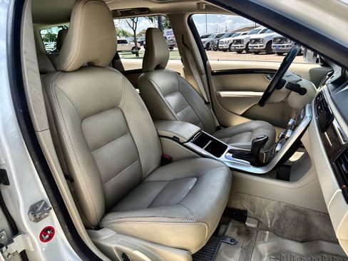 Used 2016 Volvo XC70 T5 Platinum FWD image 25