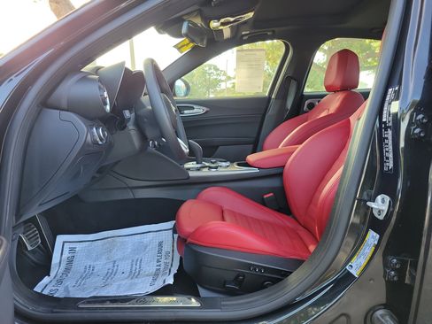 Used 2024 Alfa Romeo Giulia Ti w/ Performance Driving Package RWD image 13