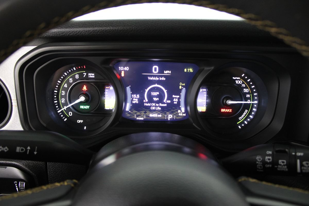 Used 2024 Jeep Wrangler Unlimited AWD/4WD image 12