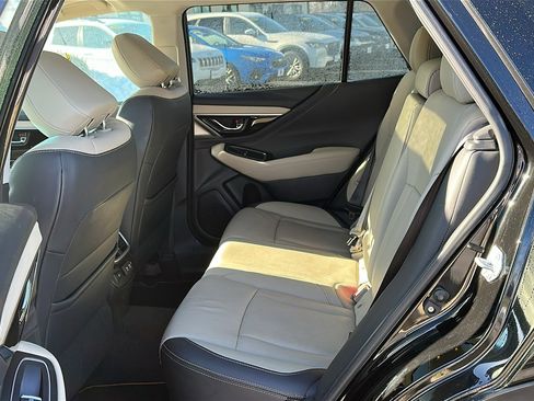 Used 2021 Subaru Outback Limited image 22