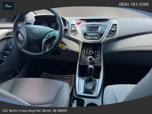 Used 2016 Hyundai Elantra SE FWD image 16