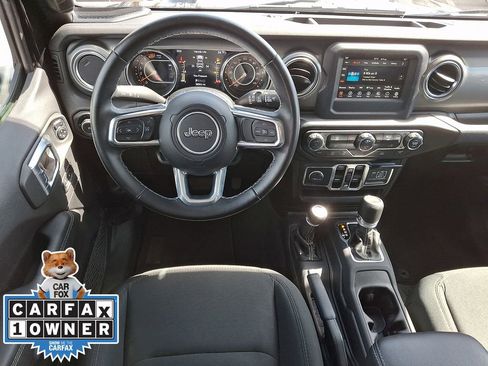 Used 2021 Jeep Wrangler Unlimited Sahara AWD/4WD image 12