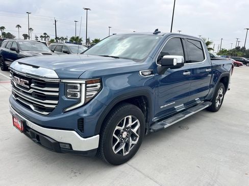 Used 2024 GMC Sierra 1500 SLT image 3