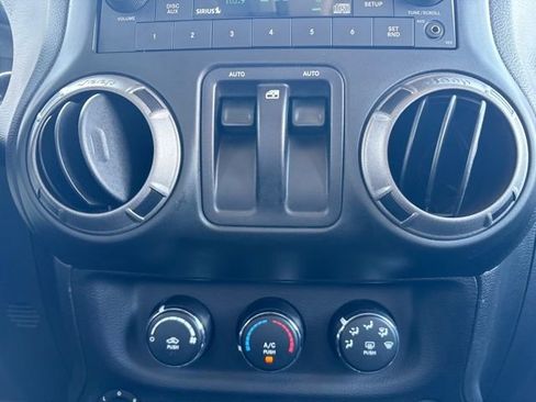 Used 2016 Jeep Wrangler Sport image 23