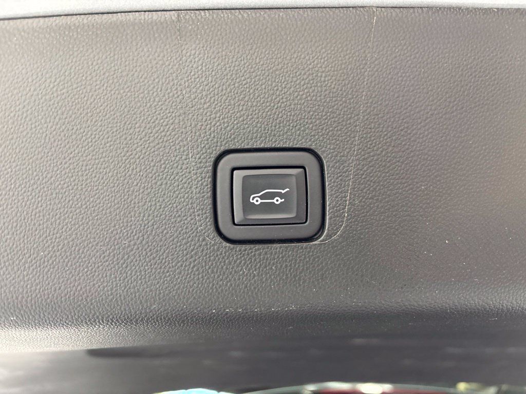 Used 2023 Chevrolet Traverse LT w/ LT Premium Package AWD/4WD image 59