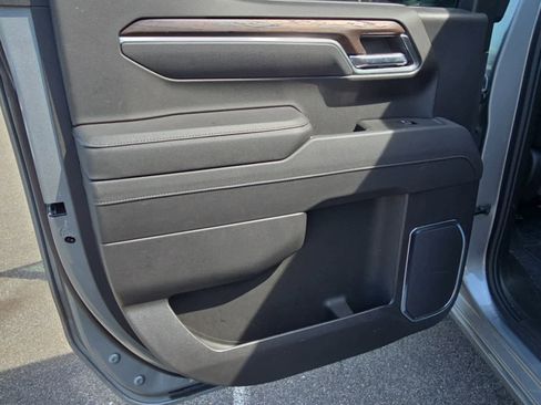 Used 2025 GMC Sierra 1500 SLT AWD/4WD image 12