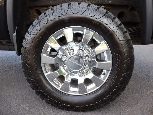 Used 2016 GMC Sierra 2500 Denali w/ Duramax Plus Package AWD/4WD image 42