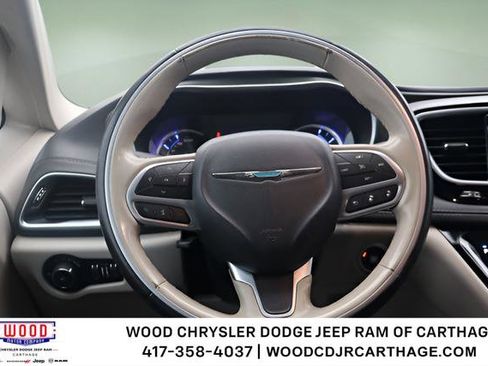 Used 2020 Chrysler Pacifica Limited w/ Advanced Safetytec Group FWD image 27