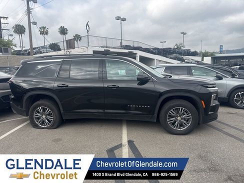 Used 2024 Chevrolet Traverse LT image 5