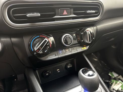 Used 2023 Hyundai Kona SEL AWD/4WD image 15