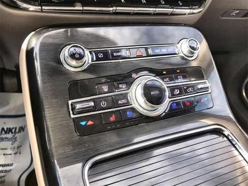 Used 2022 Lincoln Nautilus Reserve w/ Equipment Group 201A image 19