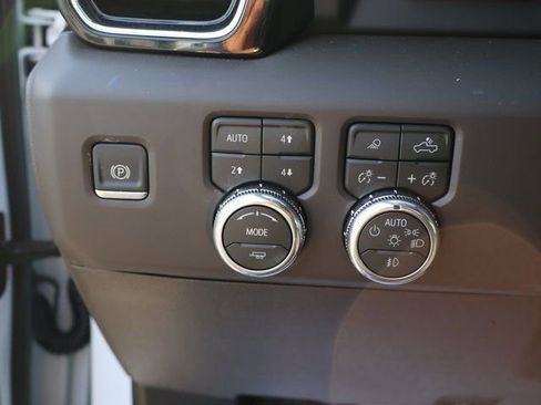 New 2026 GMC Sierra 3500 Denali w/ Denali Reserve Package image 40