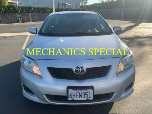 Used 2010 Toyota Corolla LE FWD image 2