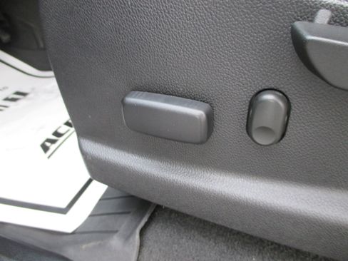 Used 2020 Chevrolet Colorado LT w/ LT Convenience Package image 15